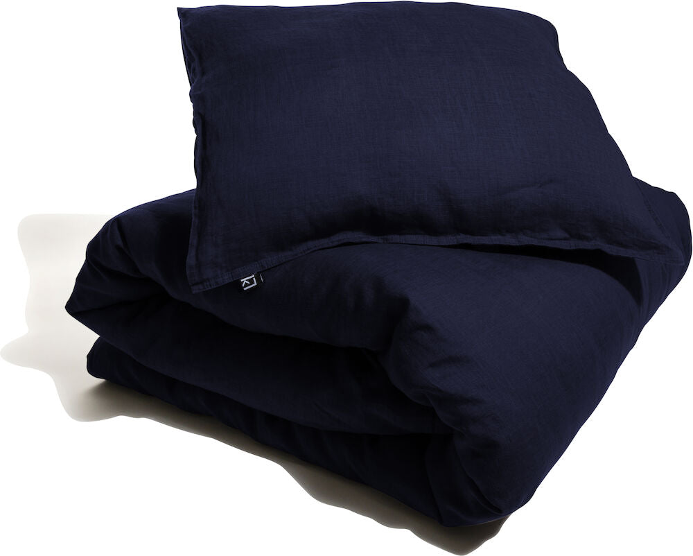 Kosta LW Linus Lin Navy 50x60 CM