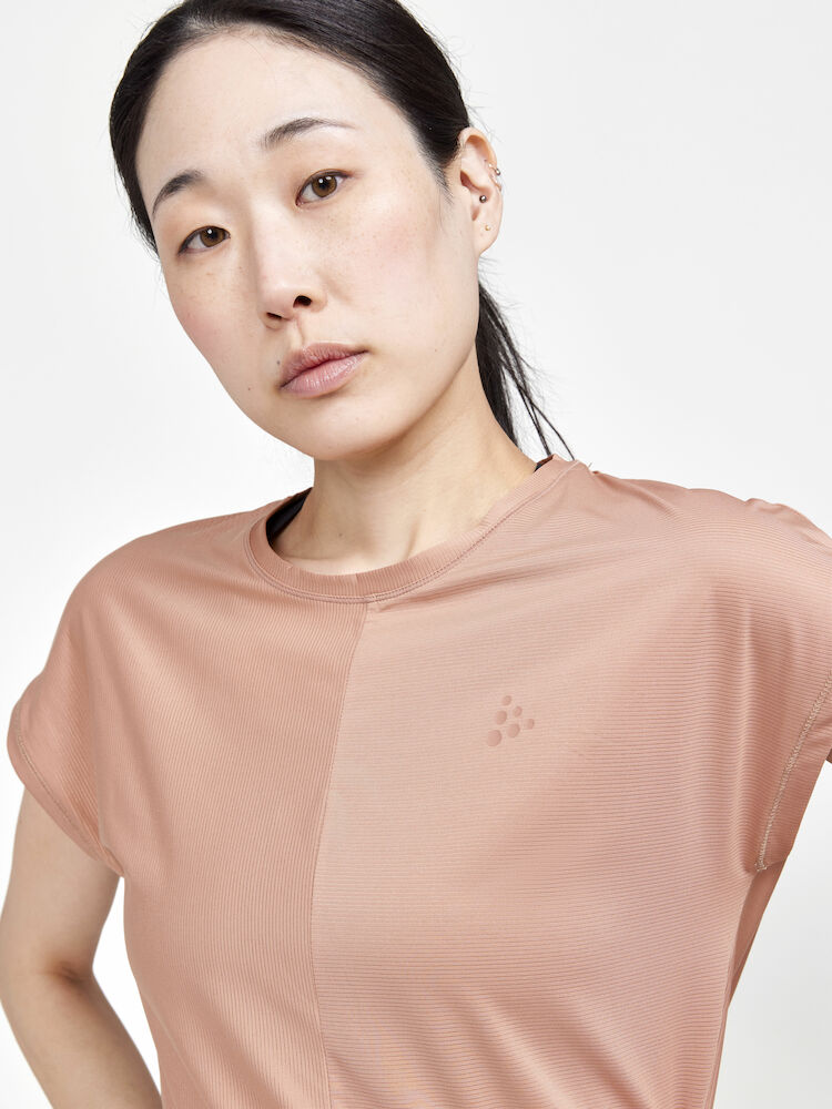 Core Essence SS Tee W Cliff