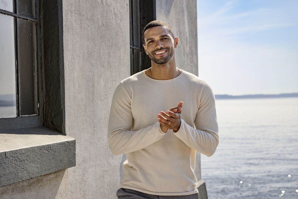 Carnation Sweater Men