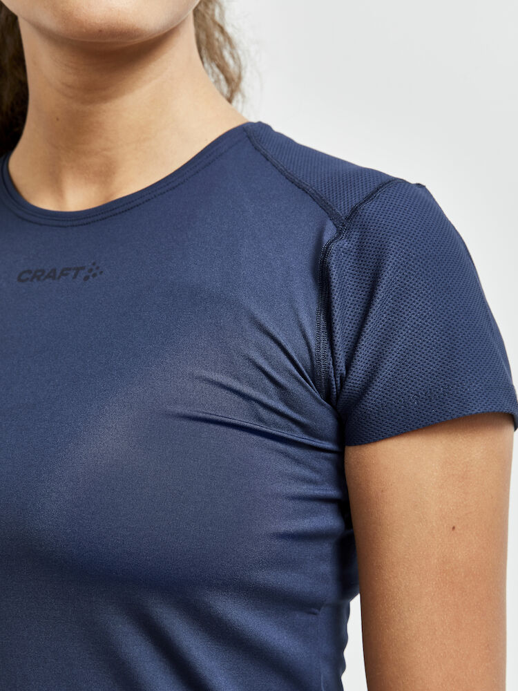 ADV Essence SS Slim Tee W Blaze
